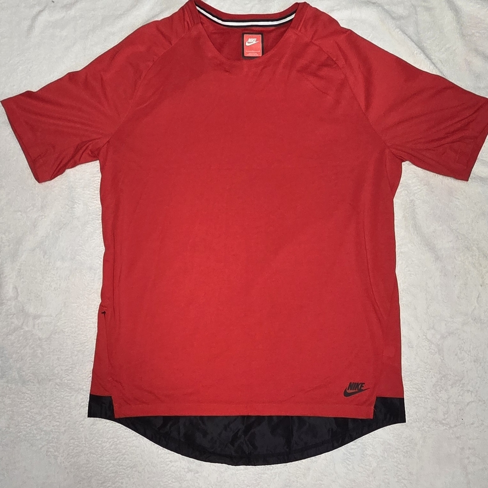Nike Red Short Sleeve Tee Vibrant Athletic Design
